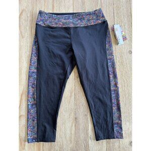 LuLaRoe JADE Capri Compression Moisture Wicking Leggings NEW Size Medium  Black